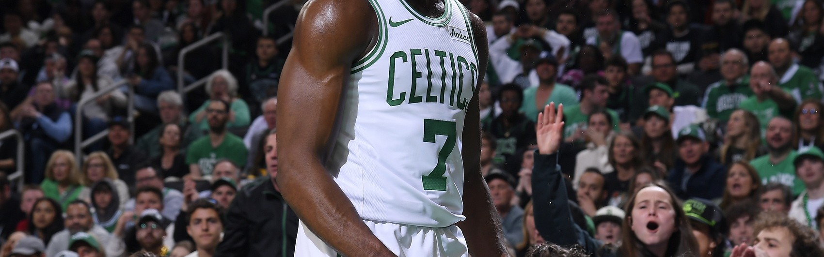 熊猫体育官方网站-杰伦-布朗：团队领袖各司其职，我以激励发声为己任