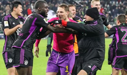 拼尽今年最后一口气，拜仁和图赫尔总算盼来冬歇期